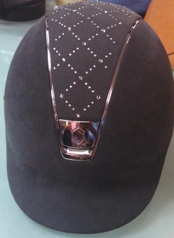 samshield-premium-helmet-top-lozenge-swarovski-frontal-view